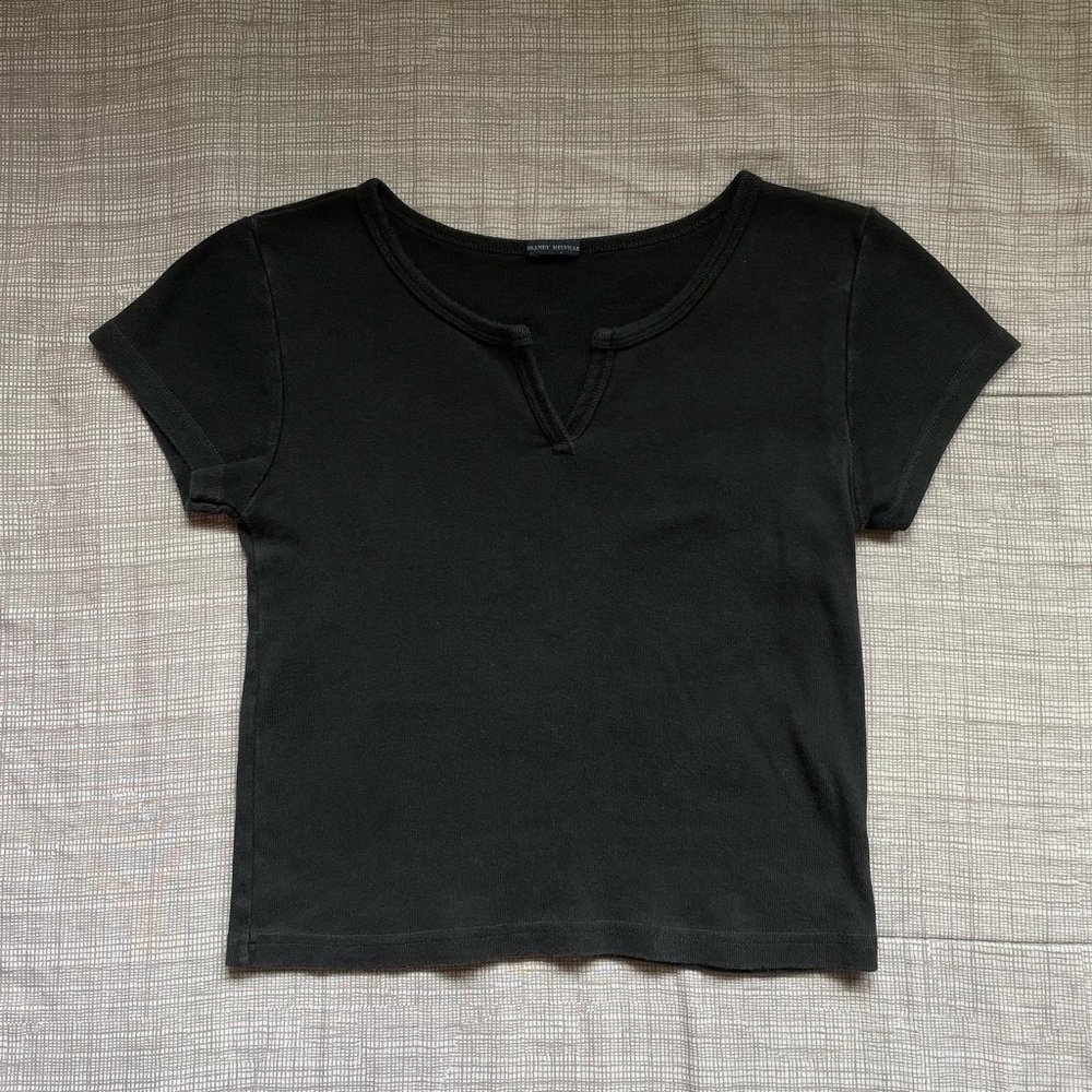 ⚡️SOLD ON DEPOP⚡️brandy melville crop top
